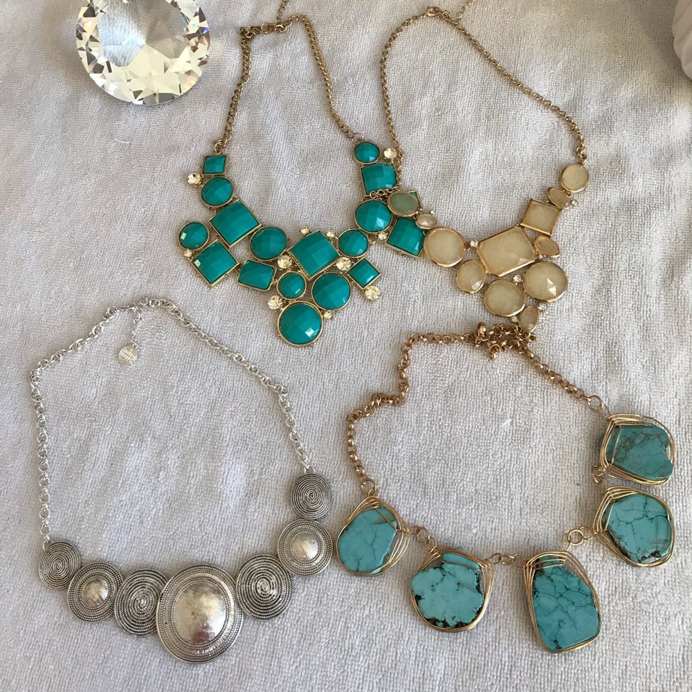 Lot of 4 statement necklaces